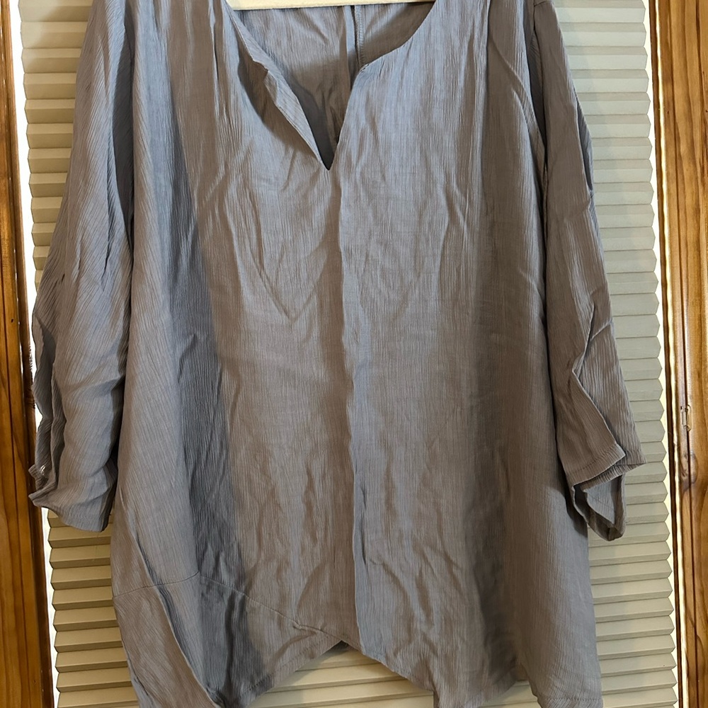Women's Gray Top